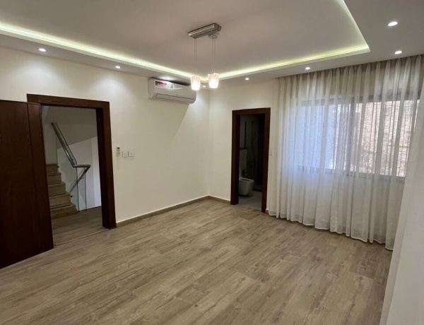 Luxury Renovated Villa for Sale Near US Embassy | 5 Bedrooms | 400 sqm