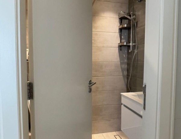 Luxury 1-Bedroom Apartment for Rent in Damac – 100 sqm, 2 Bathrooms