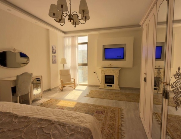 Distinctive 3-Bedroom Apartment for Rent | 170 sqm with Balcony & Central Heating – Sixth Floor