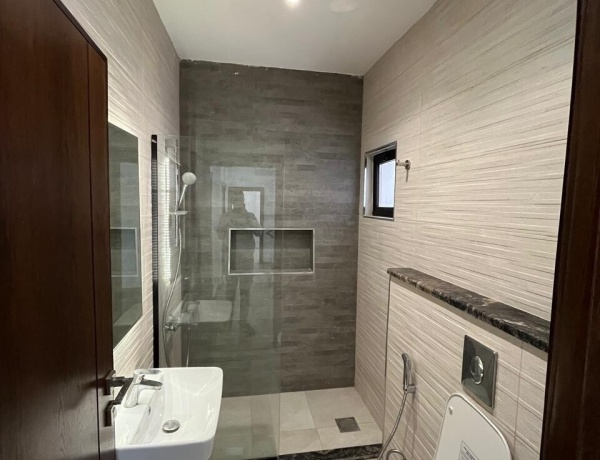 Luxury Renovated Villa for Sale Near US Embassy | 5 Bedrooms | 400 sqm