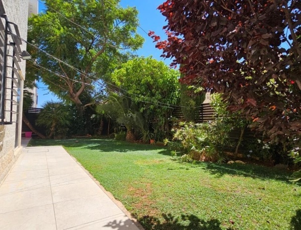 Luxury 3-Bedroom Ground Floor Duplex with Garden for Rent in 4th Circle, Amman