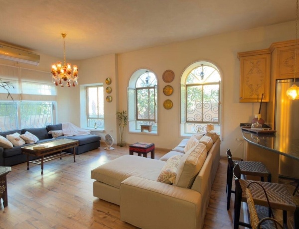 Luxury Duplex Apartment for Rent in Jabal Al Weibdeh – 240 sqm, 3 Bedrooms, Private Garden