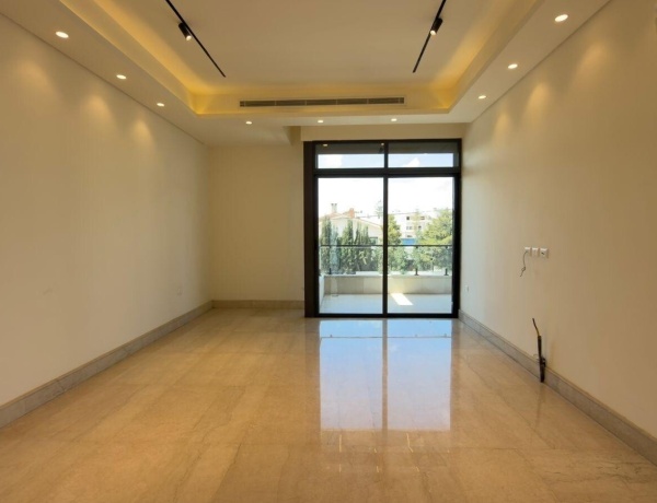 Luxury 5-Bedroom Villa with Pool & Rooftop in Abdoun, Amman