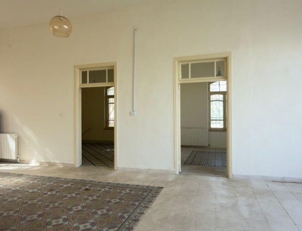 Unique Heritage Apartment in a Historic House | 3 Bedrooms