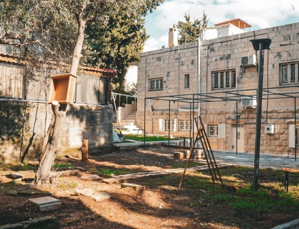 Luxurious 2-Bedroom Apartment with Garden | Modern & Elegant Living