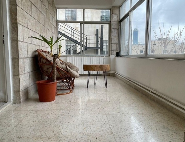 Apartment for Rent in Jabal Al Lweibdeh | 2 Bedrooms, Balcony, 130 sqm in Amman