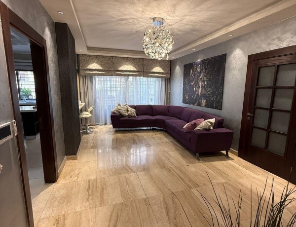 Luxury Apartment with Garden & 2 Garages for Sale | 3 Bedrooms