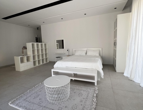 One bedroom apartment for individuals or couples