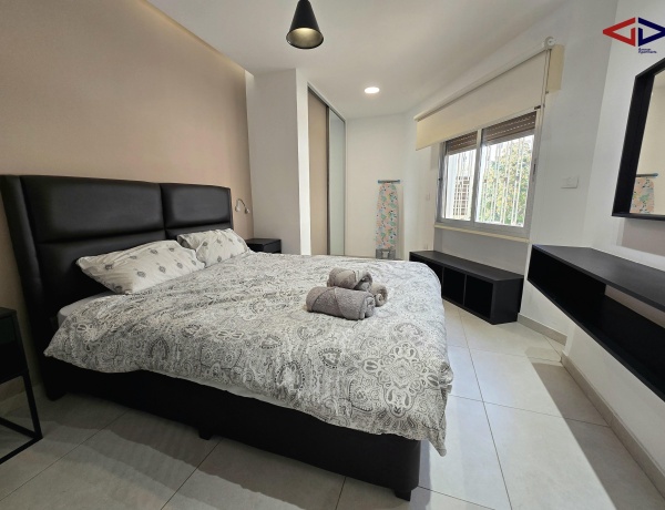 Suite with Shared Garden @ No7 Boutique Apartments | All services included in rent