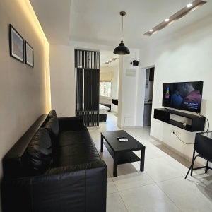 Suite with Shared Garden @ No7 Boutique Apartments | All services included in rent