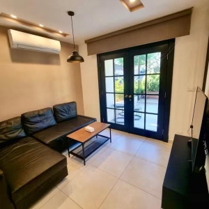 Studio with Front Patio @ No7 Boutique Apartments