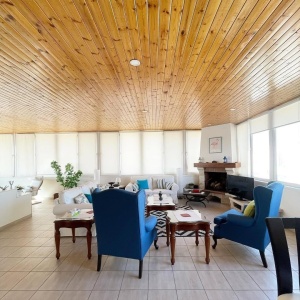 Rooftop 1-Bedroom Apartment for Rent in Abdoun with Large Balcony – Walk to Cafés & Shops