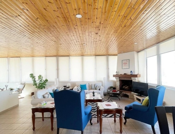 Rooftop 1-Bedroom Apartment for Rent in Abdoun with Large Balcony – Walk to Cafés & Shops