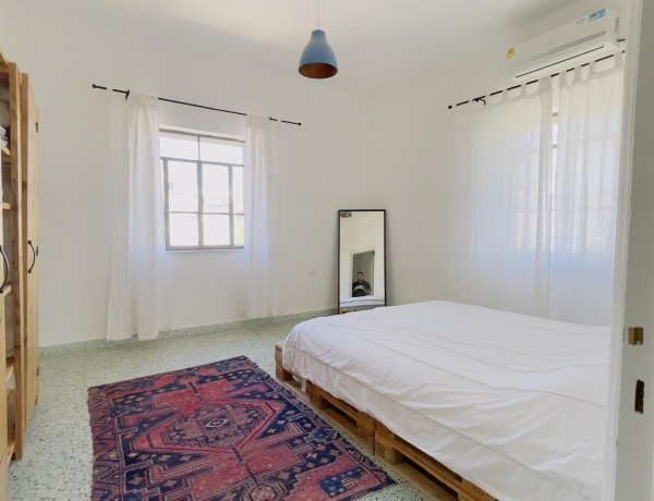 Charming Balcony Apartment in Jabal Al Weibdeh – Prime Location Near Paris Square