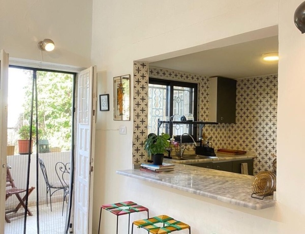 Jabal Amman Cozy 3-Bedroom Flat