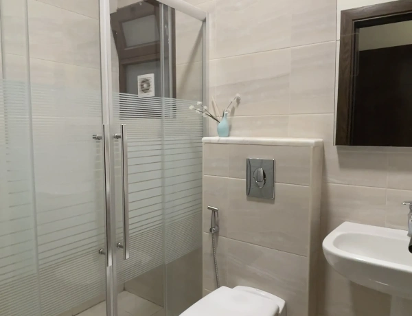 Stylish City Apartment: 2 Bedrooms for Rent in Amman