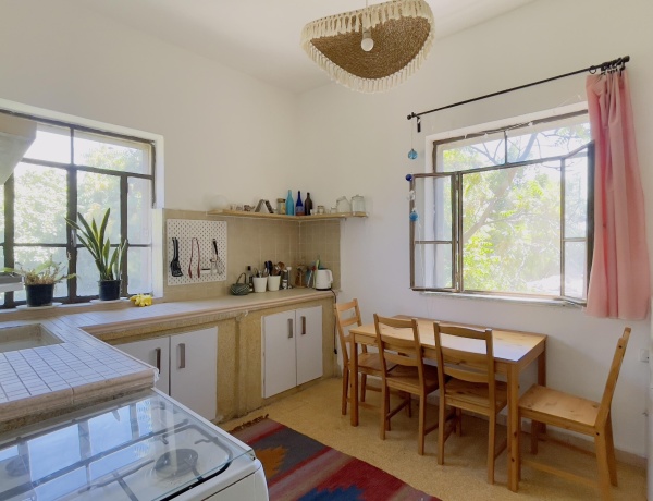 Charming Balcony Apartment in Jabal Al Weibdeh – Prime Location Near Paris Square