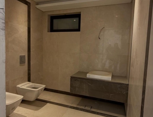 Premium Third-Floor Apartment for Sale – Spacious 4 Master Bedrooms | 250 sqm