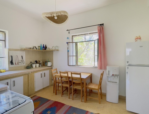 Charming Balcony Apartment in Jabal Al Weibdeh – Prime Location Near Paris Square