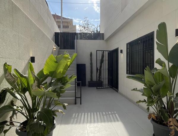 Modern 2-Bedroom Apartment with Spacious Terrace – Abdoun, Amman