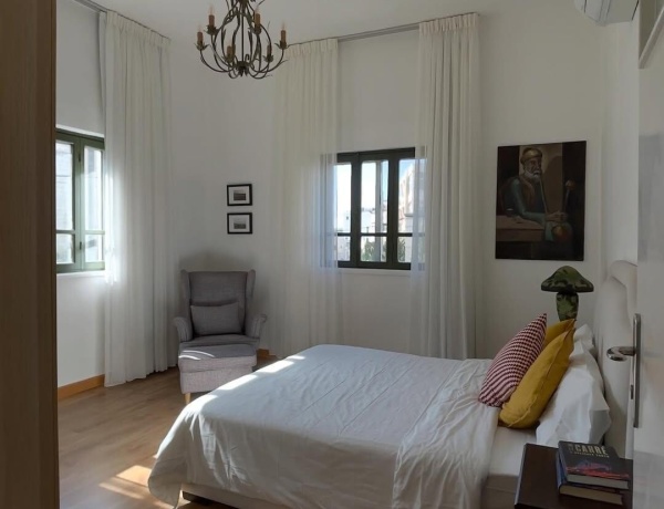 2-Bedroom Apartment for Rent in Jabal Al-Weibdeh Near Paris Square