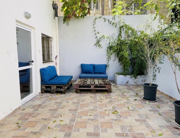 Cozy Apartment for Rent in Jabal Al-Weibdeh