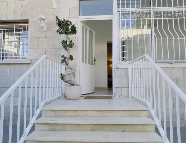Charming Garden Apartment in the Heart of Jabal Al-Weibdeh