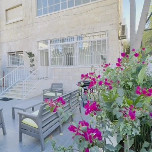 Charming Garden Apartment in the Heart of Jabal Al-Weibdeh