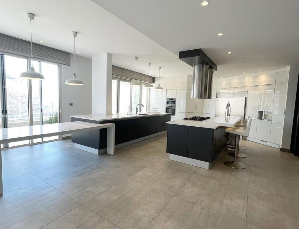 Apartment for Rent in Abdoun – 4 Bedrooms Near Australian Embassy