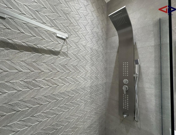 Spacious 2-Bedroom Apartment for Rent in Deir Ghbar – Ground Floor with Terrace, Parking & Elevator