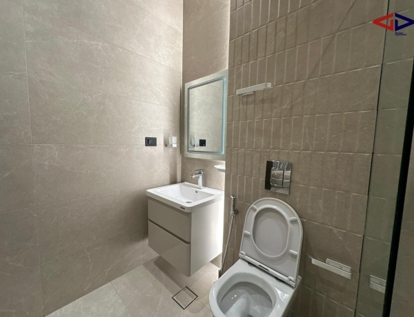 Spacious 2-Bedroom Apartment for Rent in Deir Ghbar – Ground Floor with Terrace, Parking & Elevator