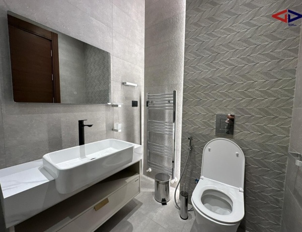 Spacious 2-Bedroom Apartment for Rent in Deir Ghbar – Ground Floor with Terrace, Parking & Elevator