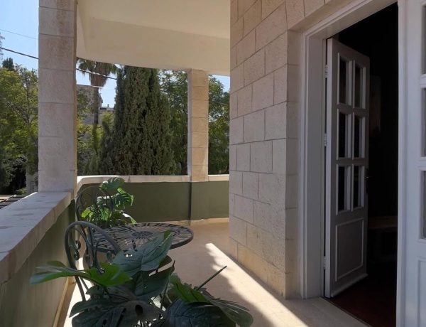 2-Bedroom Apartment for Rent in Jabal Al-Weibdeh Near Paris Square