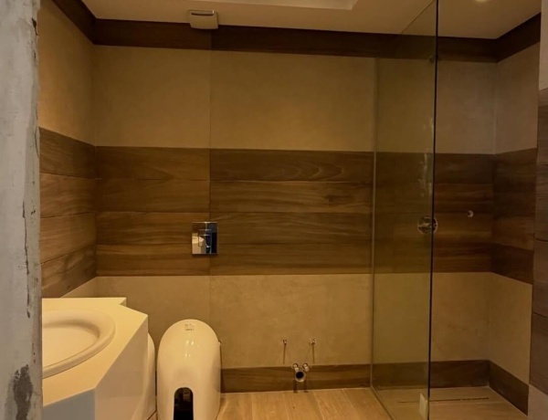 Premium Third-Floor Apartment for Sale – Spacious 4 Master Bedrooms | 250 sqm